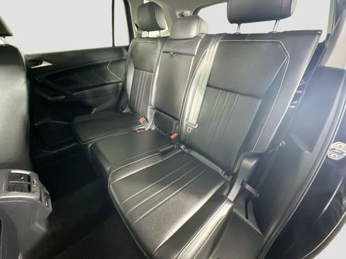 Certified 2022 Volkswagen Tiguan SE w/ Panoramic Sunroof Package image 23