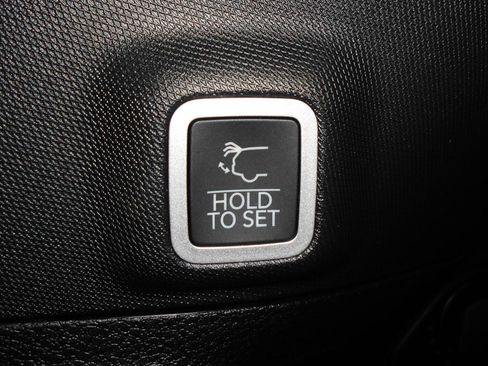 New 2025 Jeep Grand Cherokee Altitude image 21