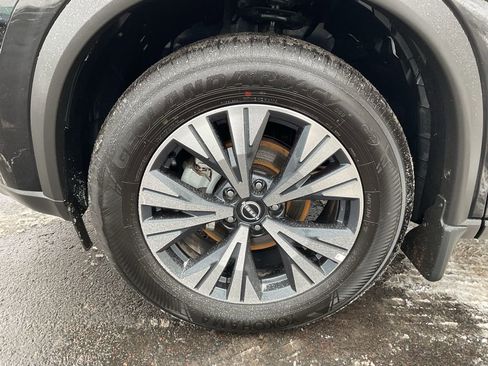 Used 2022 Nissan Rogue SV image 9