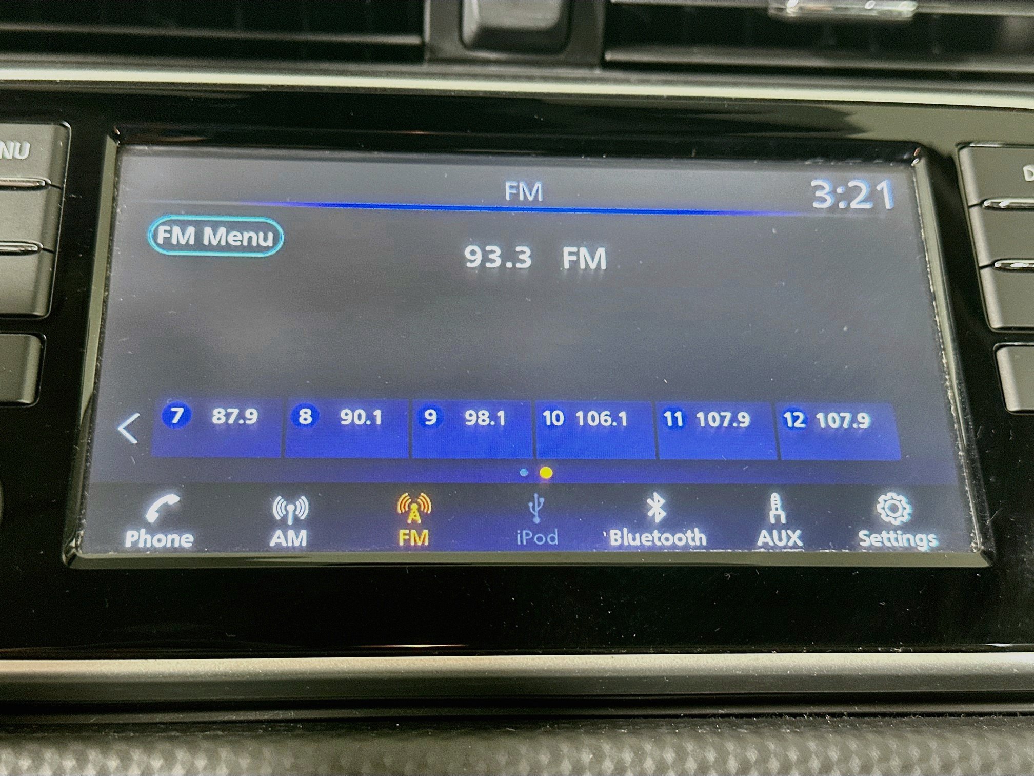 Used 2025 Nissan Kicks Play S FWD image 21