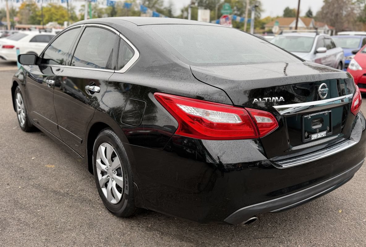 Used 2017 Nissan Altima 2.5 S w/ Power Driver Seat Package FWD image 5