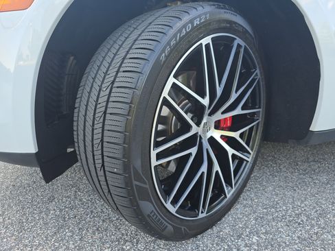 Used 2022 Porsche Macan S AWD/4WD image 34