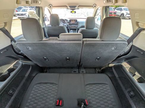 Certified 2025 Nissan Pathfinder SV AWD/4WD image 28