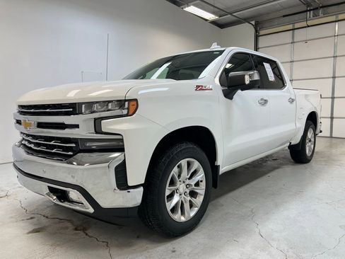 Used 2022 Chevrolet Silverado 1500 LTZ image 12