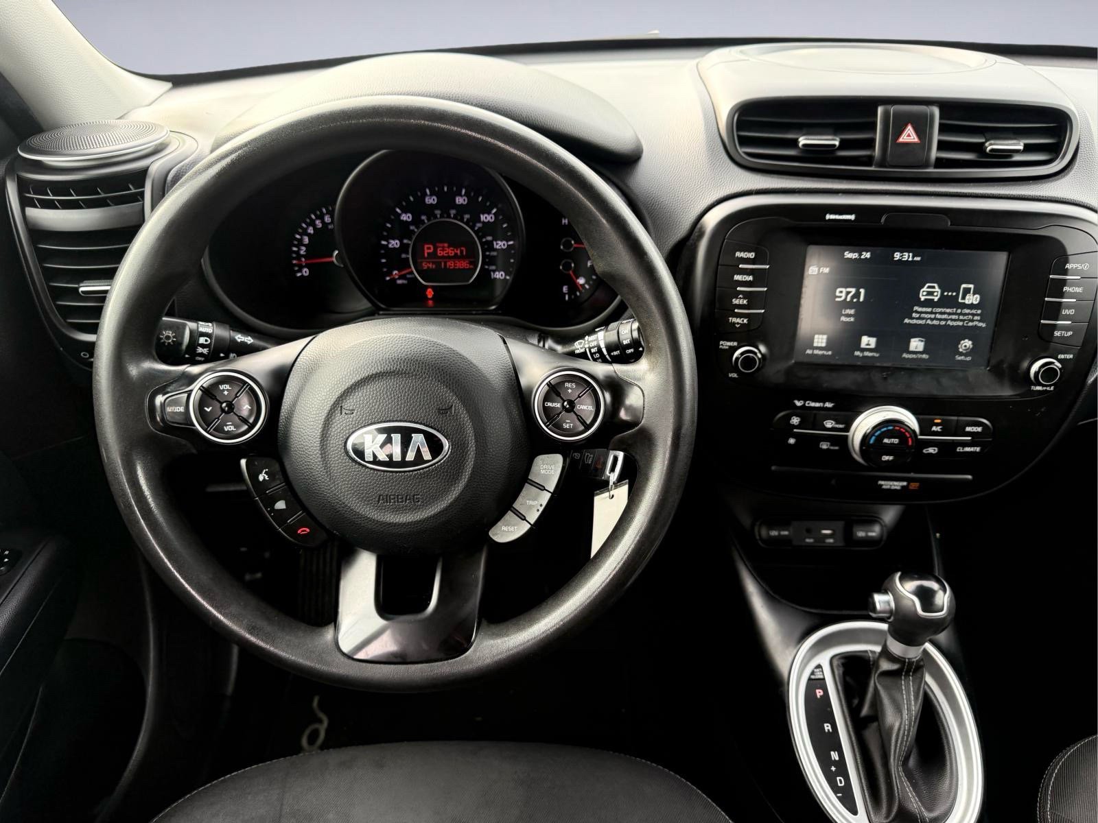 Used 2018 Kia Soul + FWD image 17