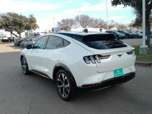 Used 2021 Ford Mustang Mach-E Premium image 9