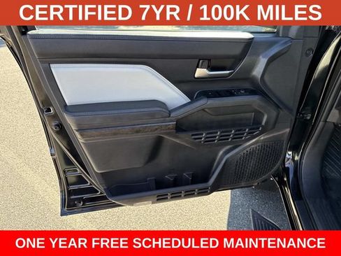 Used 2025 Toyota Tacoma Limited AWD/4WD image 13