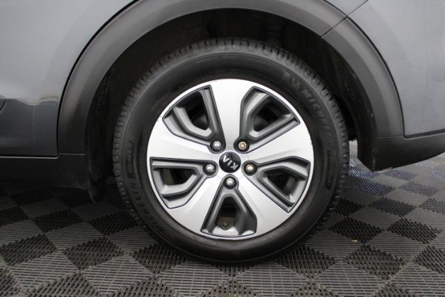 Used 2018 Kia Niro EX Premium FWD image 7