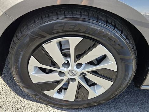 Used 2024 Nissan Altima 2.5 S FWD image 16