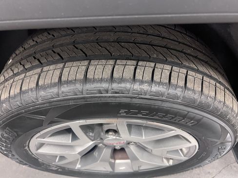 Used 2018 GMC Sierra 1500 SLT image 11