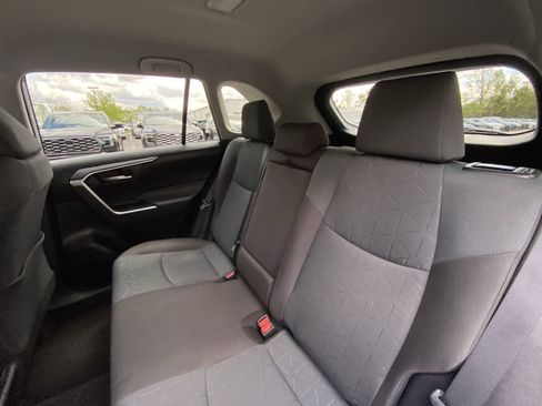 Used 2025 Toyota RAV4 XLE AWD/4WD image 25