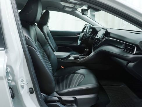 Used 2023 Toyota Camry SE w/ Convenience Package FWD image 13