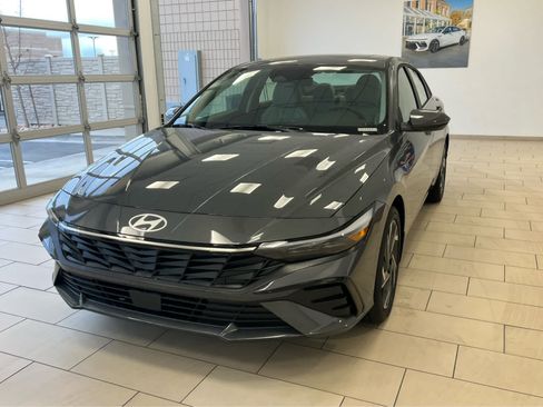 New 2026 Hyundai Elantra Limited image 2