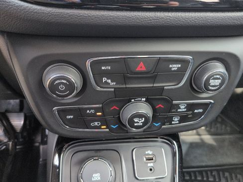Used 2017 Jeep Compass Limited w/ Safe & Security Group AWD/4WD image 14