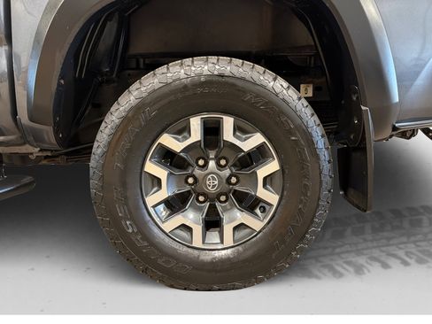 Used 2022 Toyota Tacoma TRD Off-Road AWD/4WD image 49