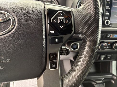 Used 2021 Toyota Tacoma TRD Sport image 19