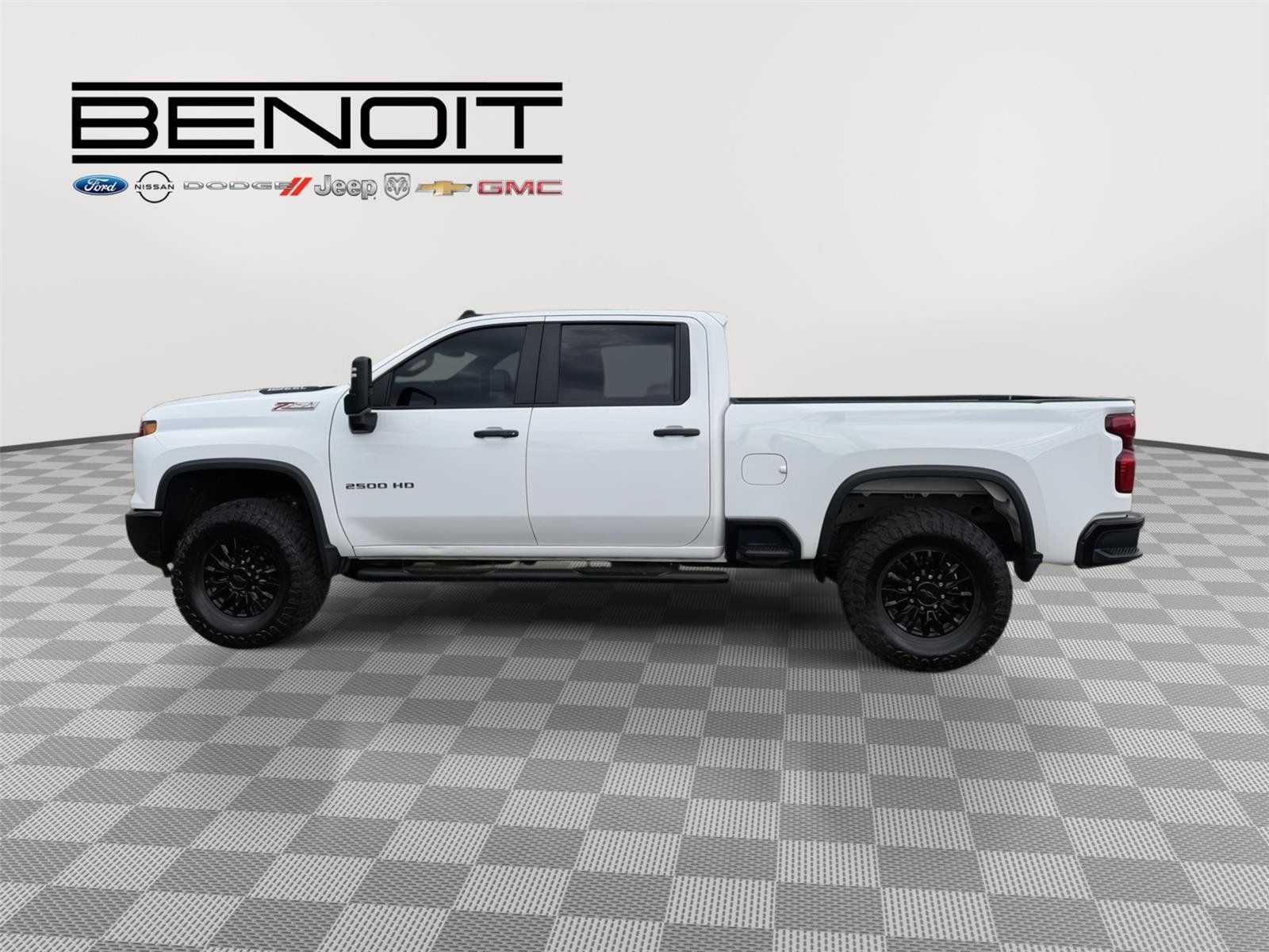 Used 2024 Chevrolet Silverado 2500 Custom w/ Custom Value Package AWD/4WD image 8