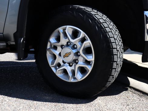 Used 2024 Chevrolet Silverado 2500 LT AWD/4WD image 13