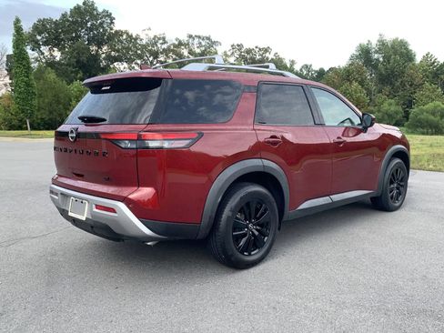 Used 2023 Nissan Pathfinder SL FWD image 7