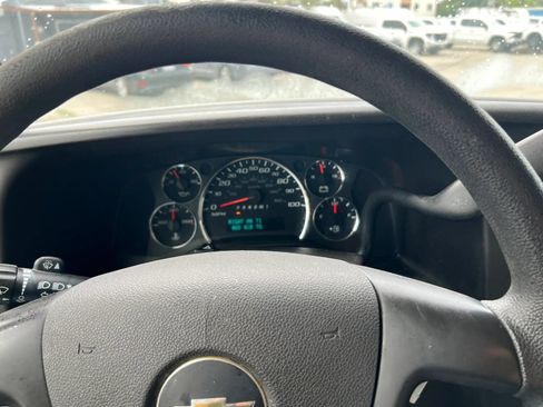 Used 2013 Chevrolet Express 2500 w/ Power Package RWD image 16