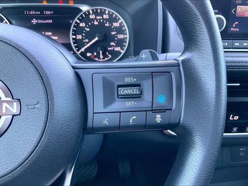 Used 2024 Nissan Rogue SV FWD image 25