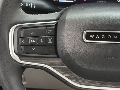 Used 2024 Jeep Wagoneer L Series II image 14