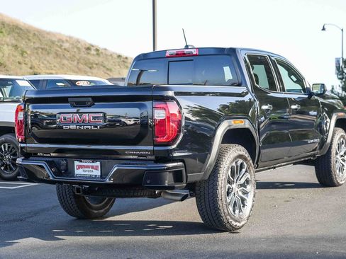 Used 2024 GMC Canyon Denali AWD/4WD image 6