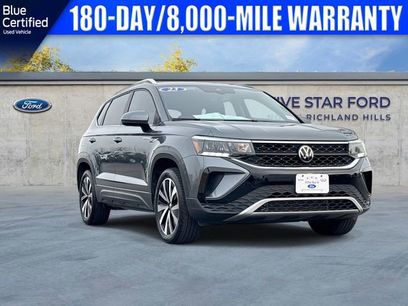 Used 2023 Volkswagen Taos SE w/ Panoramic Sunroof Package