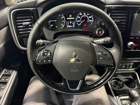 Used 2020 Mitsubishi Outlander SE image 12