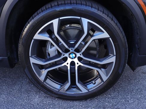 Used 2025 BMW X5 xDrive40i w/ Premium Package image 46