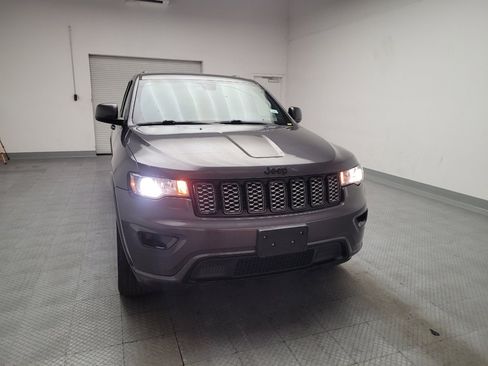 Used 2017 Jeep Grand Cherokee Laredo w/ Quick Order Package 2BE RWD image 14