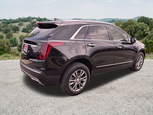 Used 2023 Cadillac XT5 Premium Luxury w/ LPO, Floor Liner Package FWD image 10