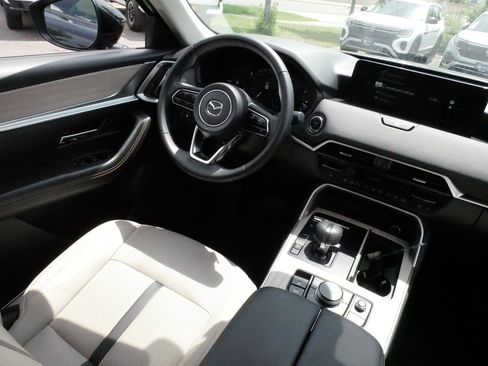 Used 2024 MAZDA CX-90 Plug-In Hybrid w/ Preferred AWD/4WD image 9