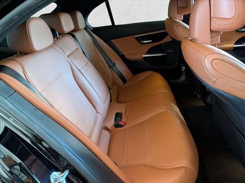 Used 2023 Mercedes-Benz C 300 Sedan image 16