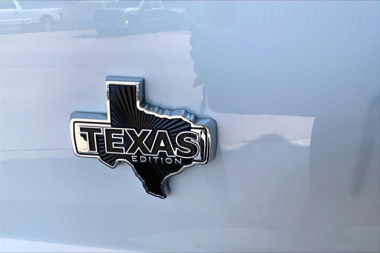 Used 2023 Ford F150 XLT w/ Equipment Group 302A High RWD image 9