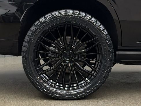 Used 2026 Cadillac Escalade Platinum Sport AWD/4WD image 11