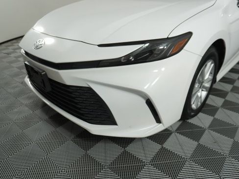 Used 2025 Toyota Camry LE image 11