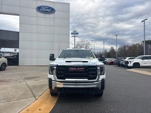 Used 2024 GMC Sierra 2500 Pro w/ Convenience Package image 8