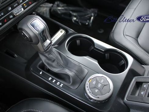 New 2025 Ford Bronco Outer Banks image 13