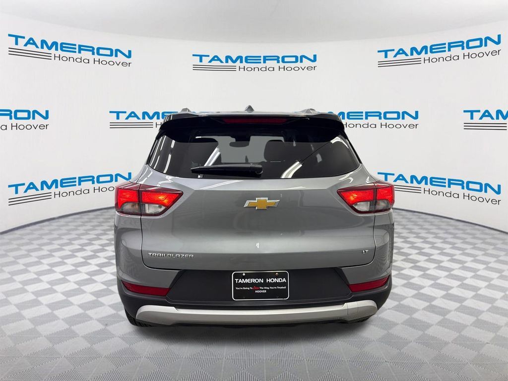 Used 2025 Chevrolet TrailBlazer LT FWD image 4