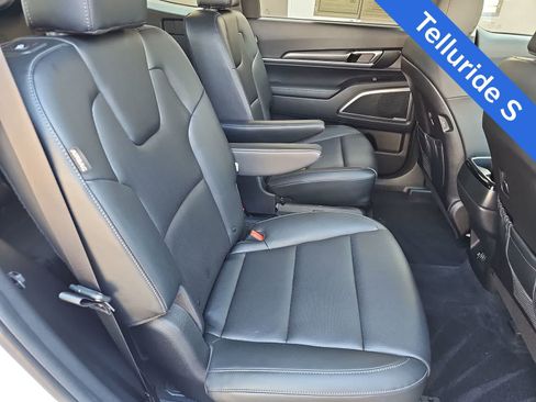Used 2025 Kia Telluride S AWD/4WD image 17
