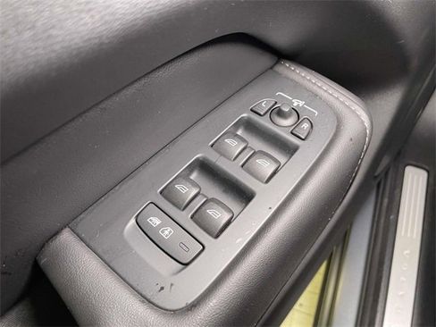 Used 2021 Volvo XC60 T5 Inscription w/ Protection Package Premier image 30