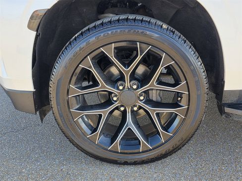 Used 2021 Chevrolet Tahoe LT image 32