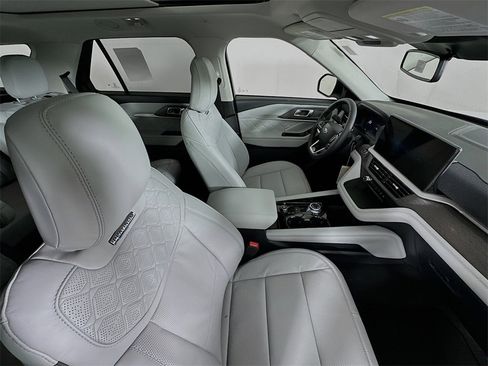 New 2026 Ford Explorer Platinum w/ LUX Leather Package image 31