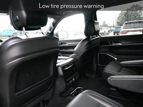 Used 2024 Jeep Wagoneer Series III image 24