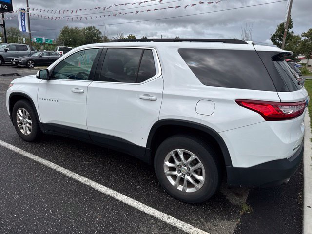 Used 2021 Chevrolet Traverse LT AWD/4WD image 2