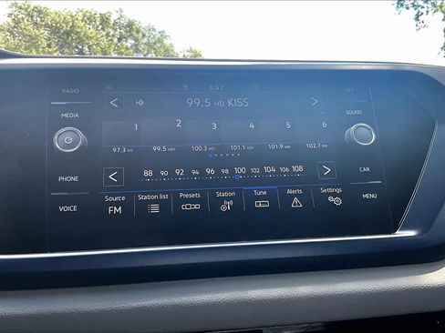 Used 2023 Volkswagen Taos SE FWD image 37