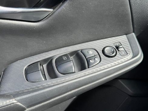 Used 2024 Nissan Sentra SV FWD image 22
