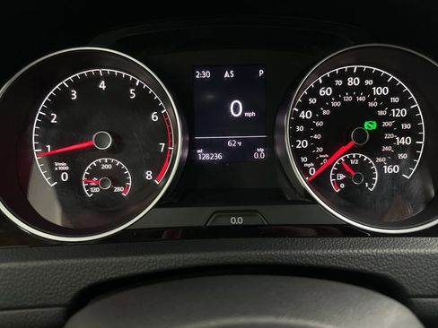 Used 2017 Volkswagen Golf SEL image 25