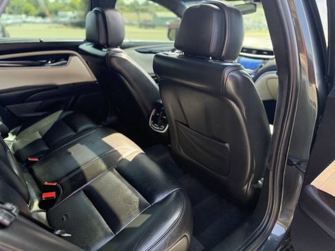 Used 2013 Cadillac XTS Platinum FWD image 19